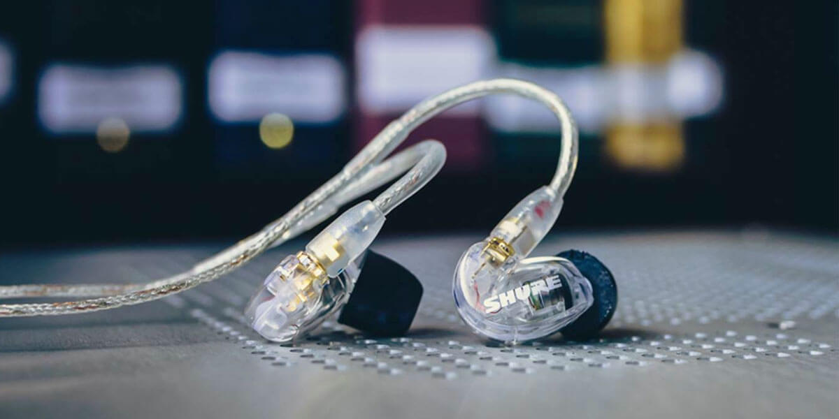 how do in ear monitors work